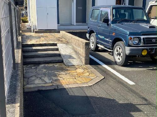 13/14 駐車場