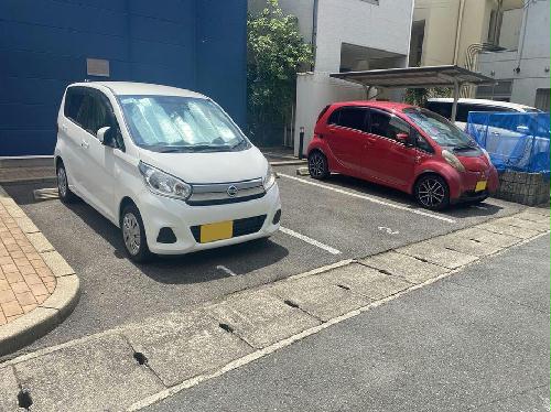 13/14 駐車場