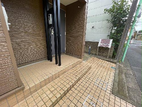 2/2 エントランス