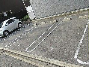 14/14 駐車場