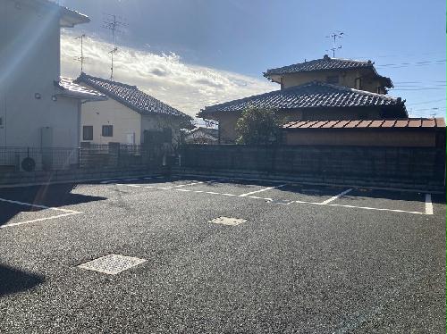 2/3 駐車場