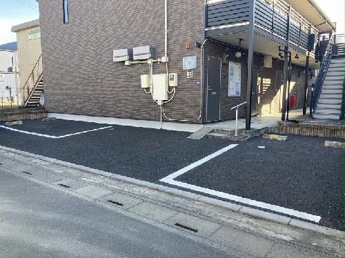14/14 駐車場
