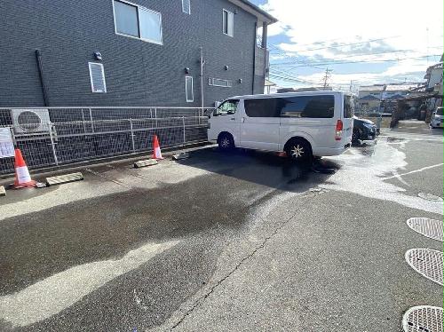 14/14 駐車場
