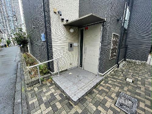 13/13 エントランス