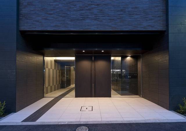 26/29 エントランス