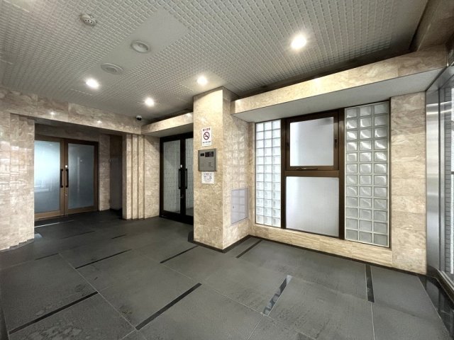 21/25 エントランス