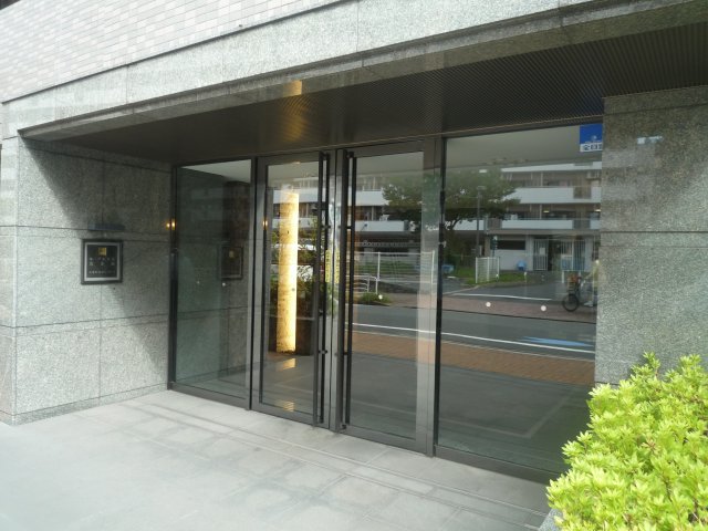 5/5 エントランス