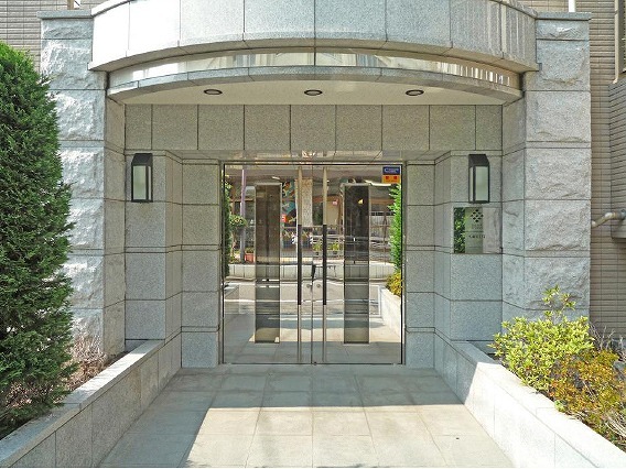 13/13 エントランス