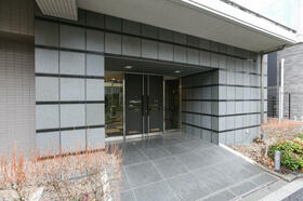 16/16 エントランス