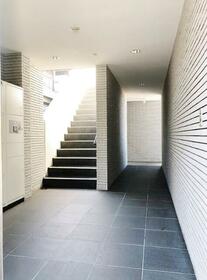 16/16 エントランス