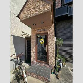 16/16 エントランス