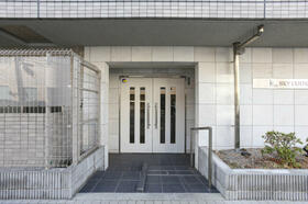 16/16 エントランス