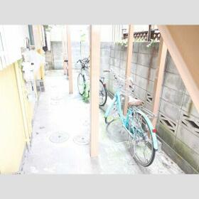 5/5 エントランス