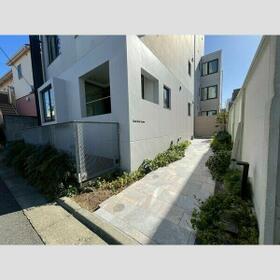 14/14 エントランス