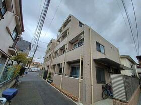 16/16 エントランス