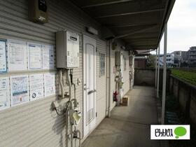 13/14 エントランス