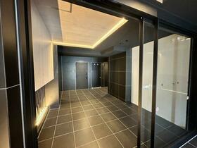 16/16 エントランス