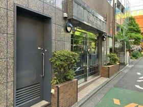2/2 エントランス