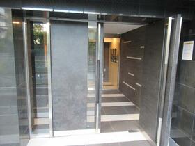 2/2 エントランス