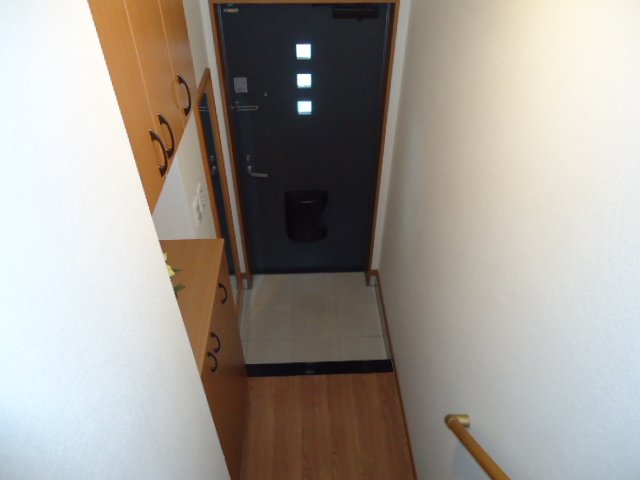 13/28 玄関