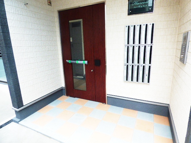 22/30 エントランス