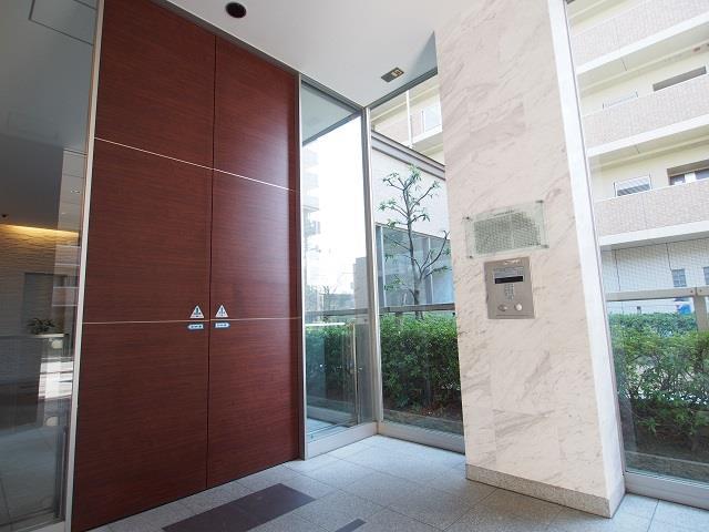 18/18 エントランス