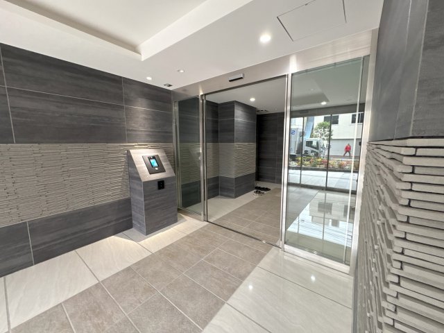 17/17 エントランス