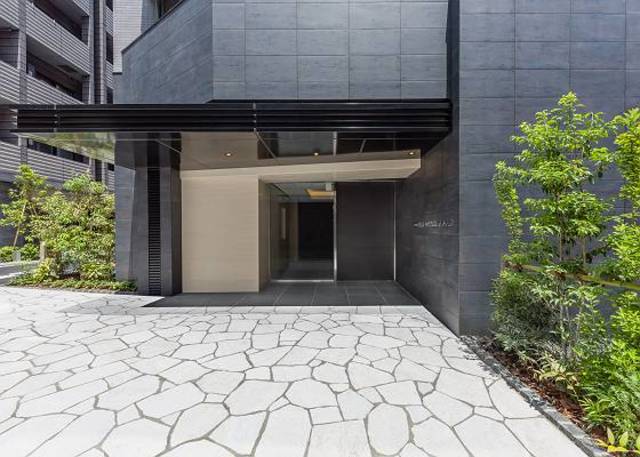 28/29 エントランス