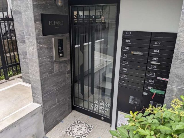 17/23 エントランス