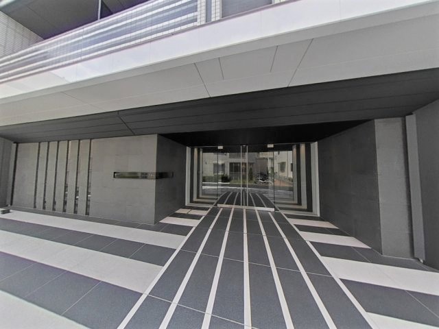 20/28 エントランス