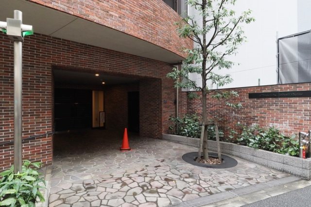 18/20 エントランス