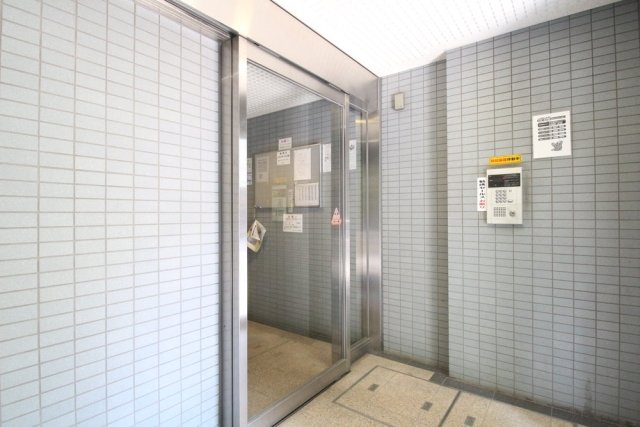 19/20 エントランス