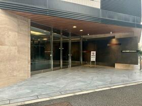 16/16 エントランス