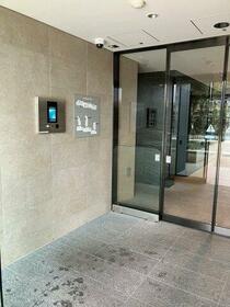 5/5 エントランス