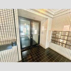 16/16 エントランス