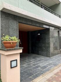 2/2 エントランス