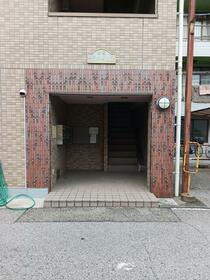 3/4 エントランス