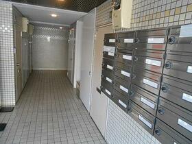 13/13 エントランス