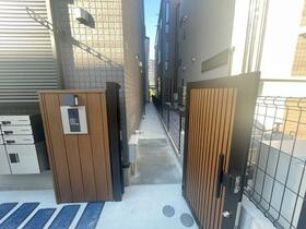 15/15 エントランス