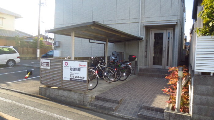 16/19 エントランス