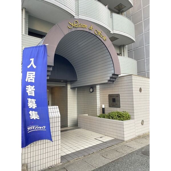 16/20 エントランス