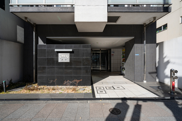 5/5 エントランス