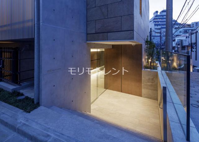 13/16 エントランス