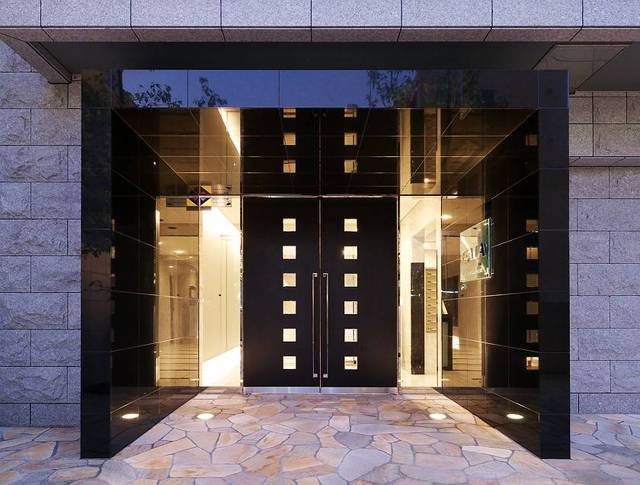 25/29 エントランス