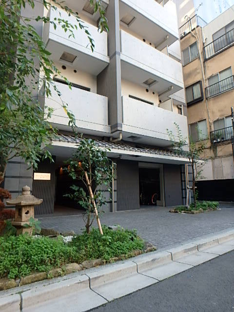 24/29 エントランス