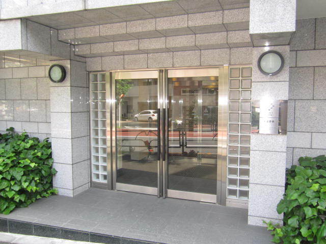 14/14 エントランス