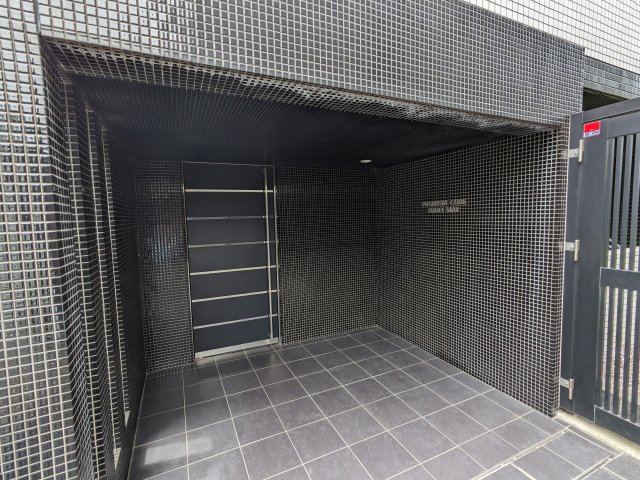 15/18 エントランス