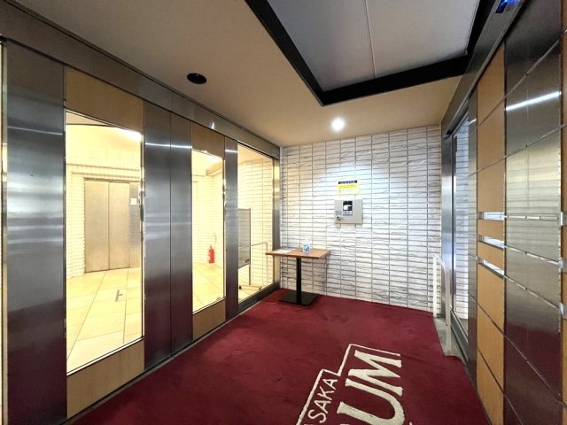 19/20 エントランス