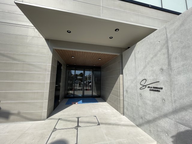 2/4 エントランス