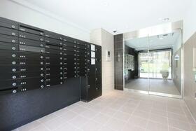 2/2 エントランス